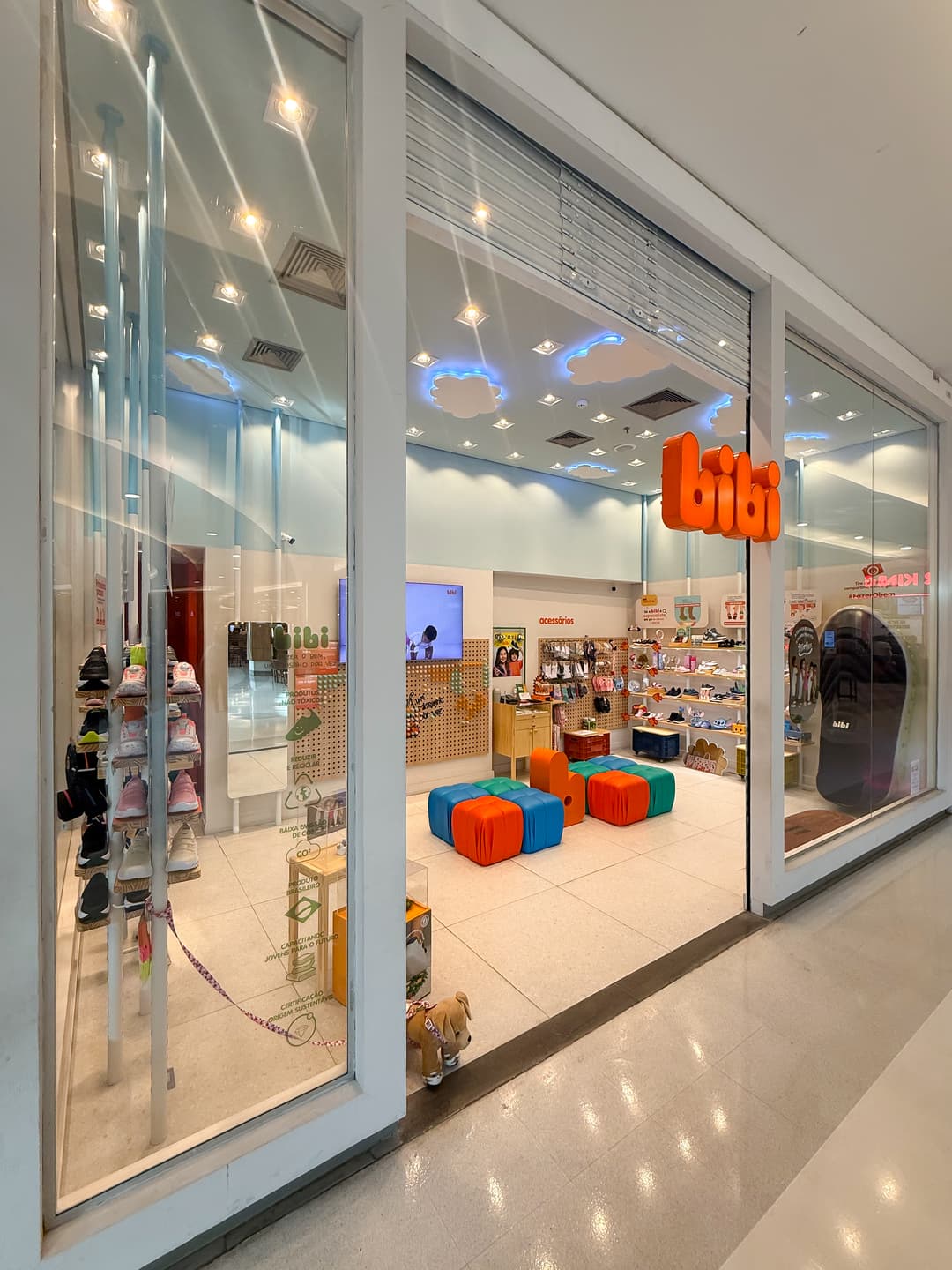 Logo da loja bibi calçados