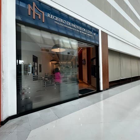 Imagem de interna da loja cartório de registro de imóveis e anexos de cotia - sp