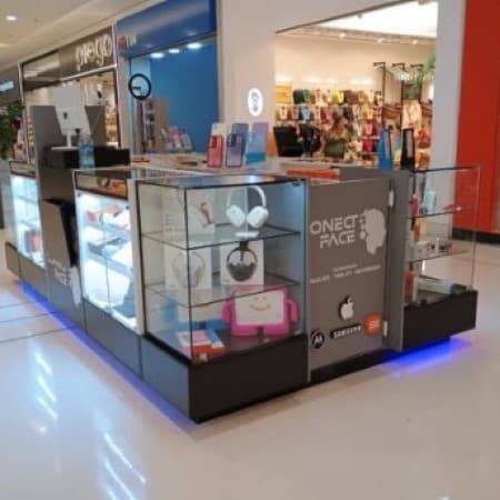 Imagem de interna da loja celular experts