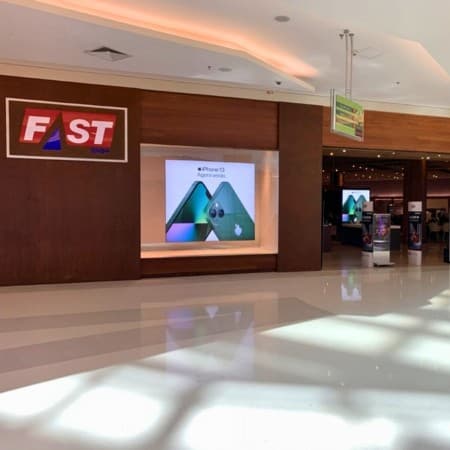 Imagem de interna da loja fast shop