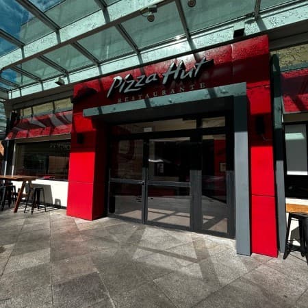 Imagem de interna da loja pizza hut