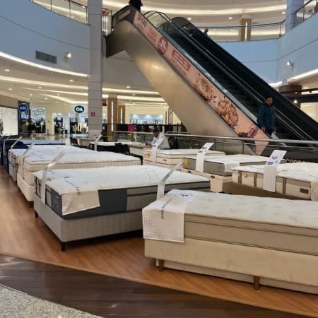 Imagem de interna da loja feirão sleep house