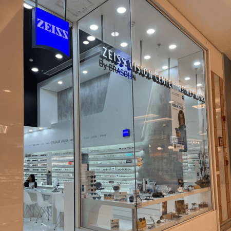 Imagem de interna da loja zeiss vision center